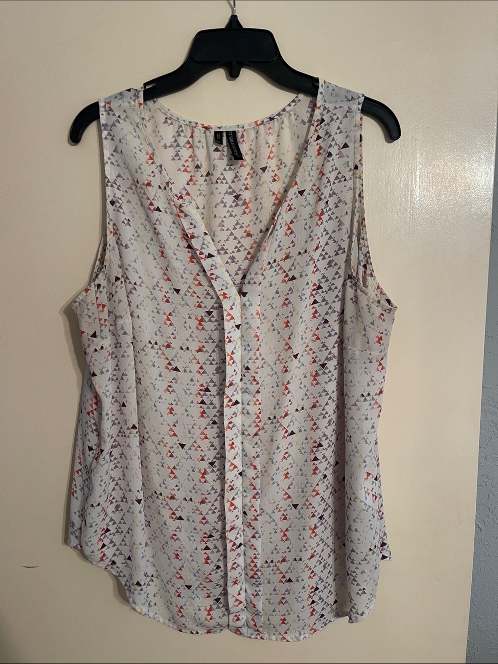 Maurices Cream Sleeveless Multicolor Triangle Print Tank Top